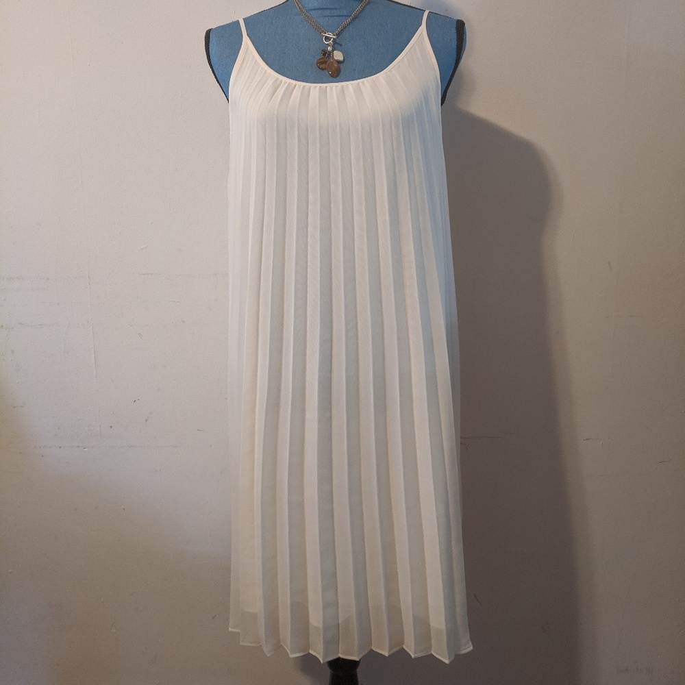 NWOT BCBGeneration White Pleated Chiffon Dress